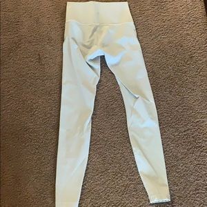 Lululemon Wunder Under size 4